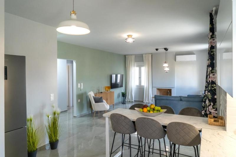Nisimos Modern Apartment - image 26