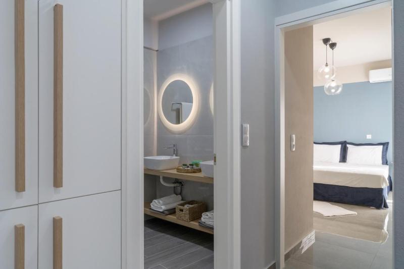 Nisimos Modern Apartment - image 6
