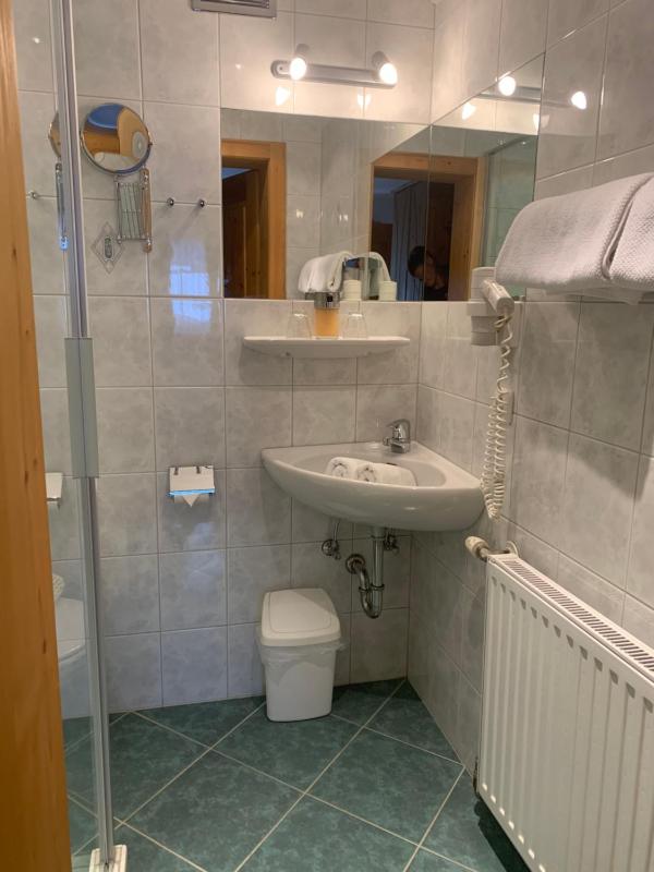 Double Room image 3