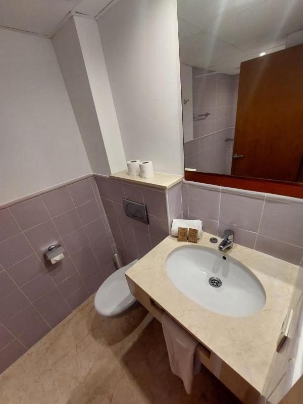 Double or Twin Room image 2