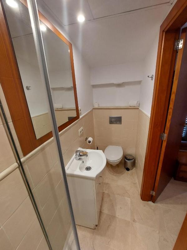 Standard Single Room with Shower image 3