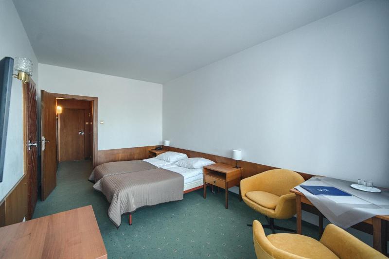 Twin Room with Mountain View - Hotel *** image 3