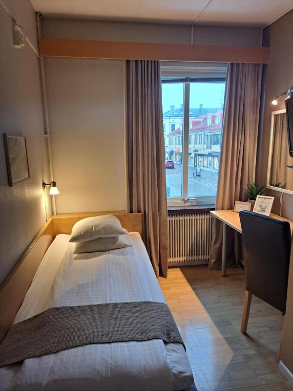 Economy Single Room image 4