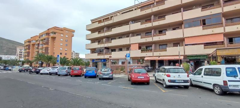 Elegant Apartment Valero 3 Bedrooms - image 9