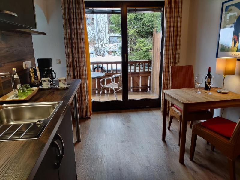 Double Room with Kitchenette image 3