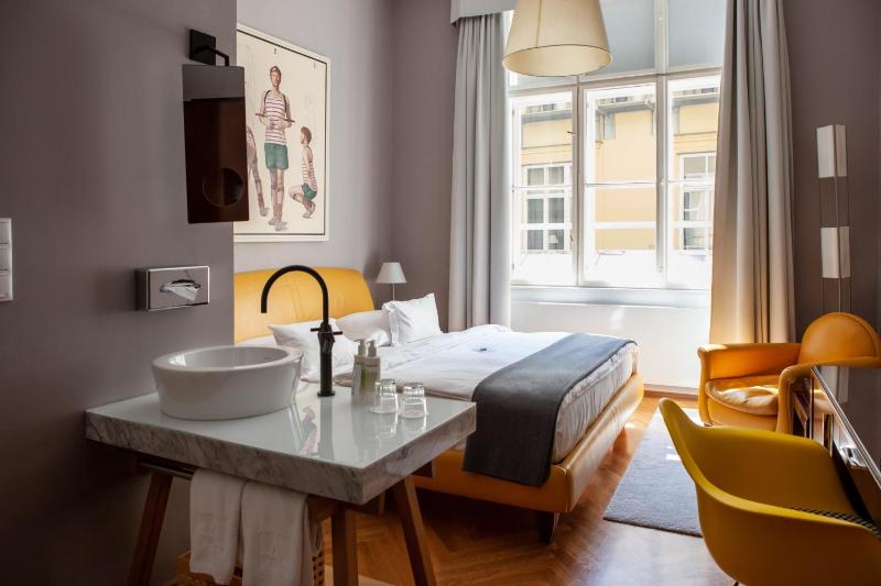 Double Room Regular image 3