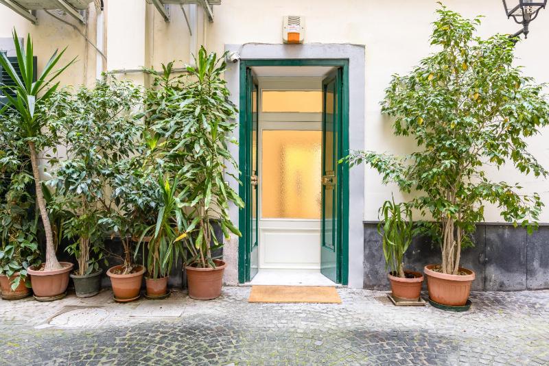Kea Home entire house in the heart of Naples - image 11