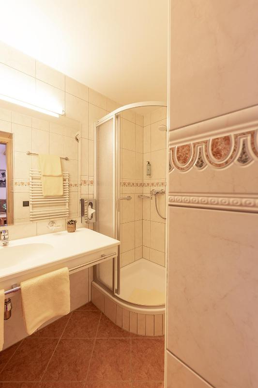 Deluxe Double Room with Balcony image 2