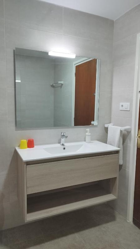 One-Bedroom Apartment with Sea View and Balcony (2 Adults) image 1