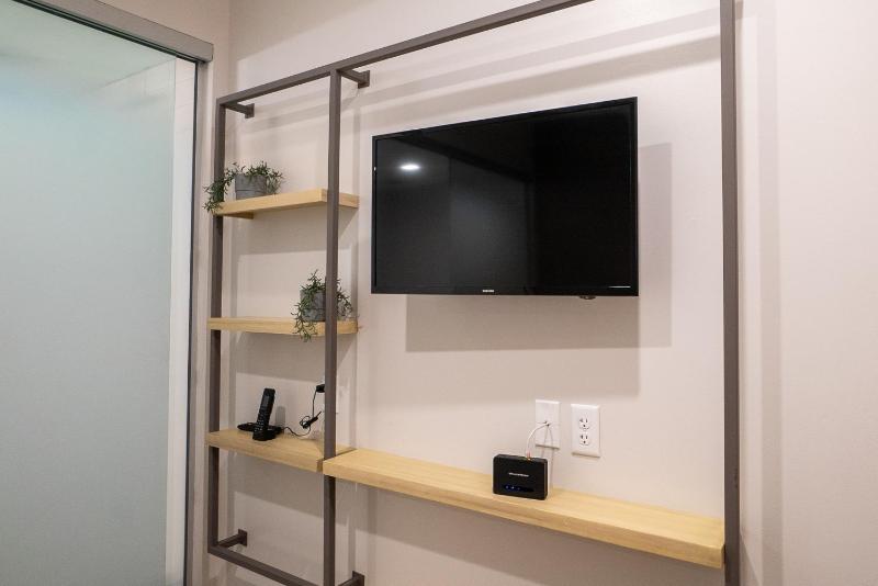 SOVA Micro-Room & Social Hotel - image 5