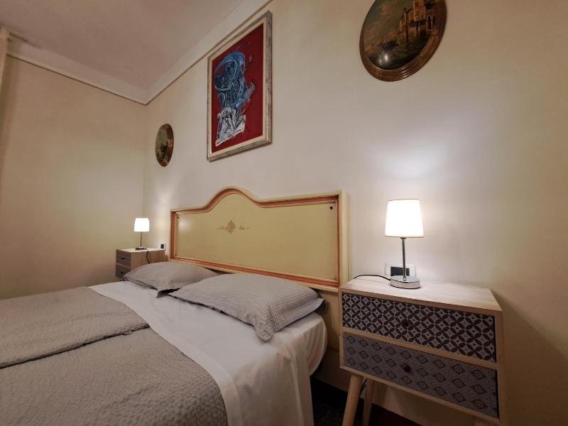 Standard Double Room image 2