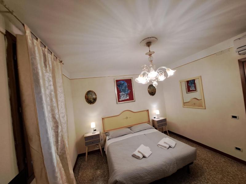 Standard Double Room image 3