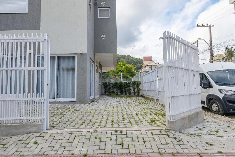 Loft Aconchegante pertinho da Praia de Bombinhas - image 2