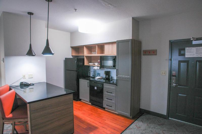 One-Bedroom King Suite - Non-Smoking image 4