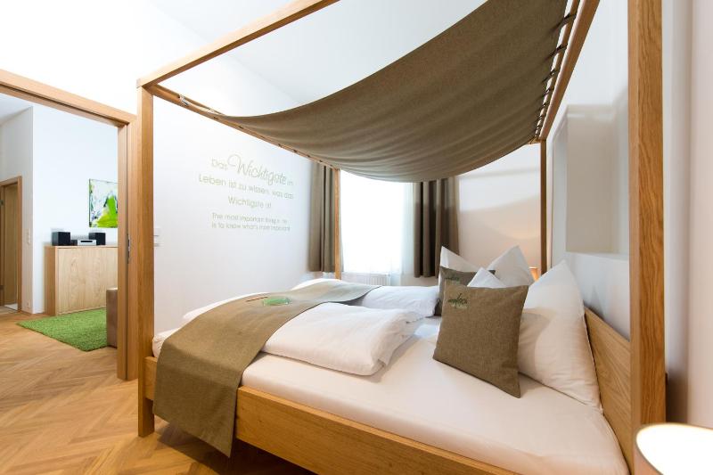 One-Bedroom Apartment image 3