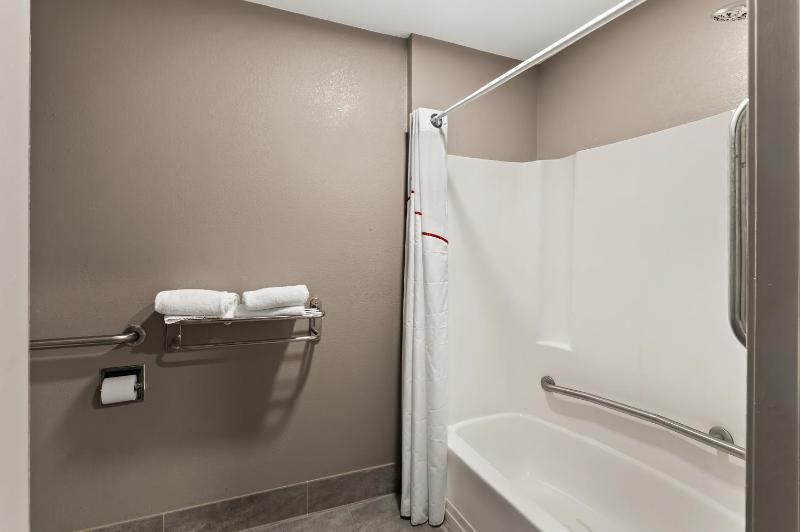 Deluxe Queen Room with One Queen Bed Disability Access Smoke Free image 2