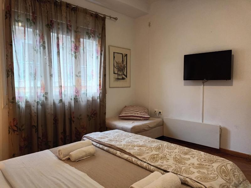 Stunning apartment in the heart of Athens - image 7