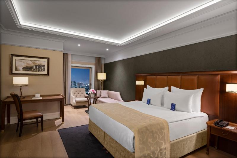 Superior Suite image 3