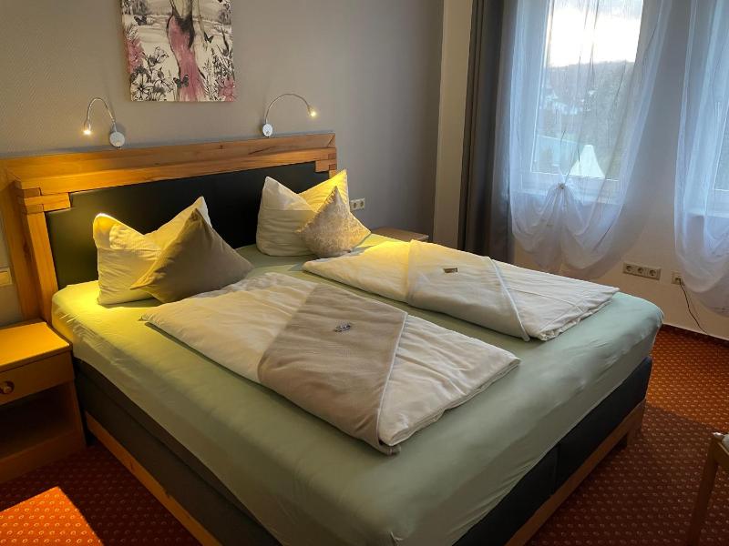 Double Room image 4
