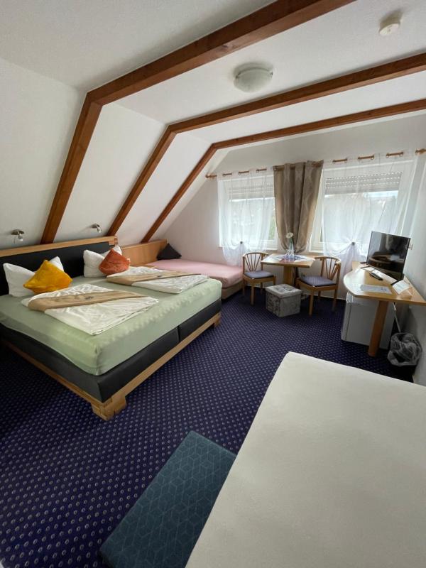 Double Room image 2