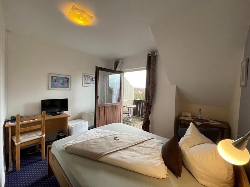 Single Room image 4