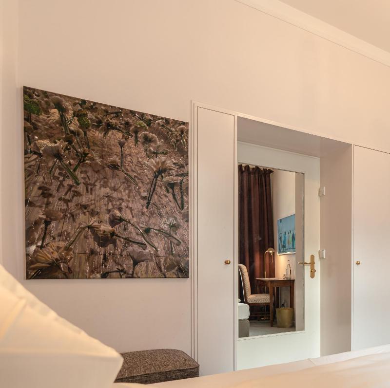 Single Room image 4