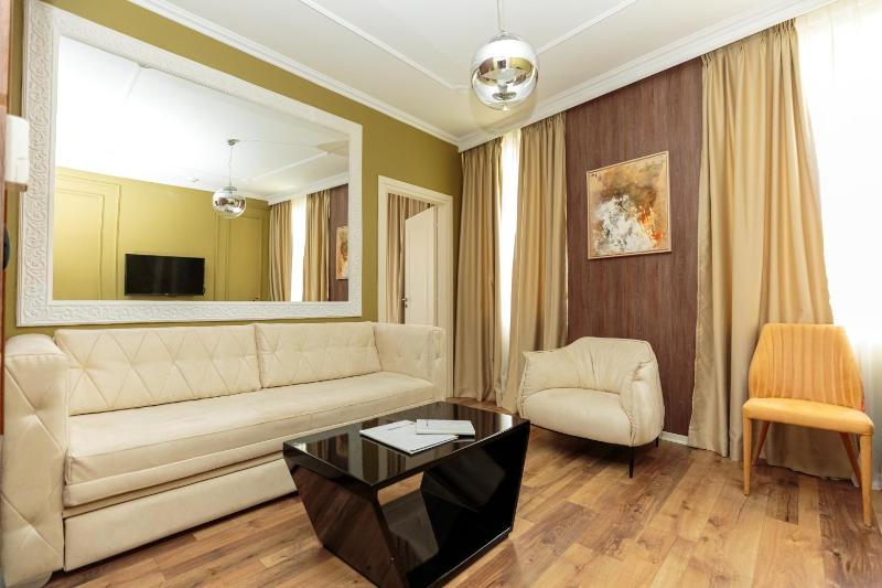 Junior Suite with Balcony image 1