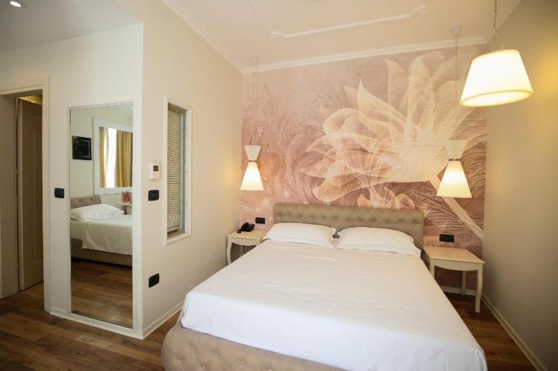 Family Room image 4