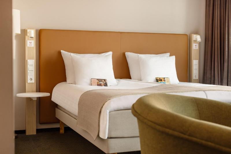 Deluxe Double Room with Balcony image 2