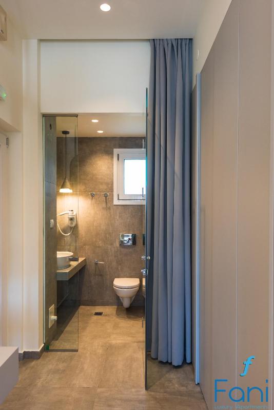 Standard Triple Room image 3
