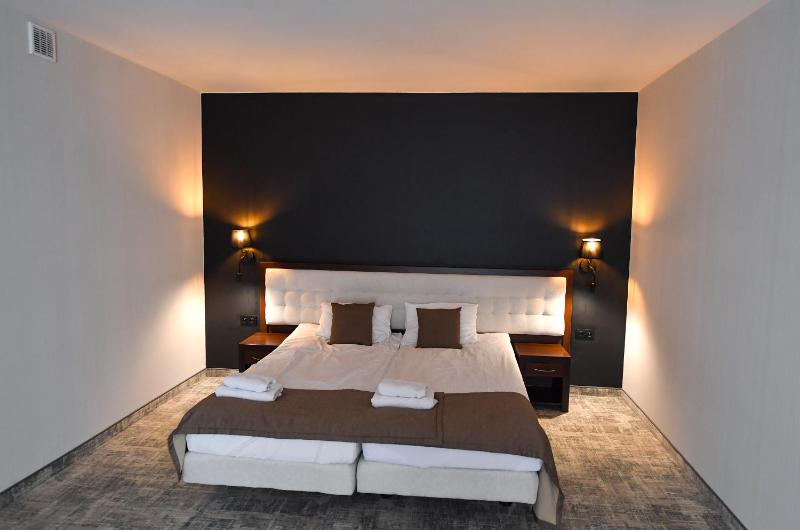 Two-Bedroom Apartment with Terrace image 1