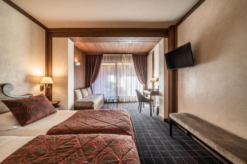 Queen Room with Balcony image 1