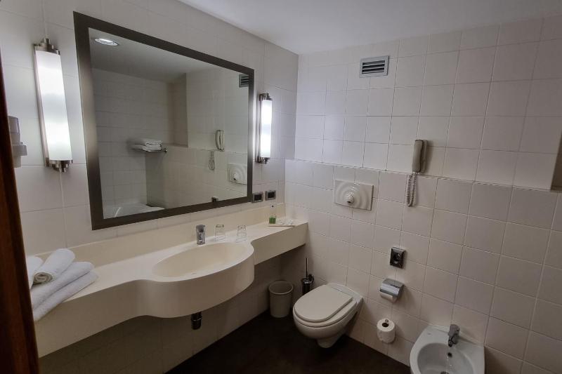 Standard Twin Room  image 3