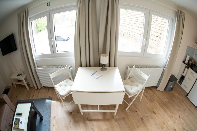Studio Apartment image 3