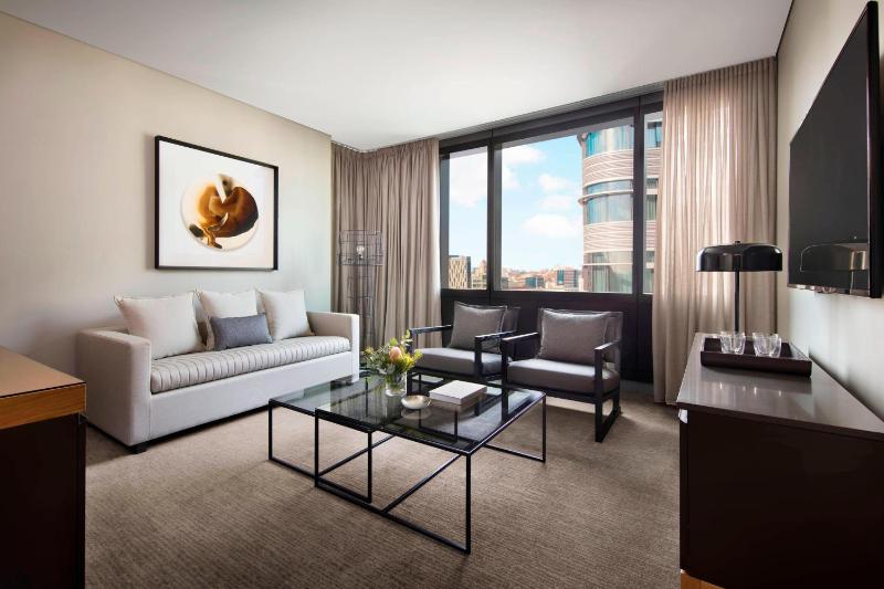 One-Bedroom Executive King Suite with Sofa Bed image 1