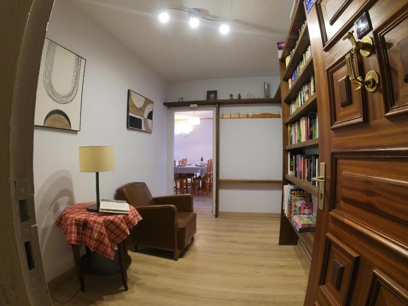 Three-Bedroom Apartment - APOL B image 2