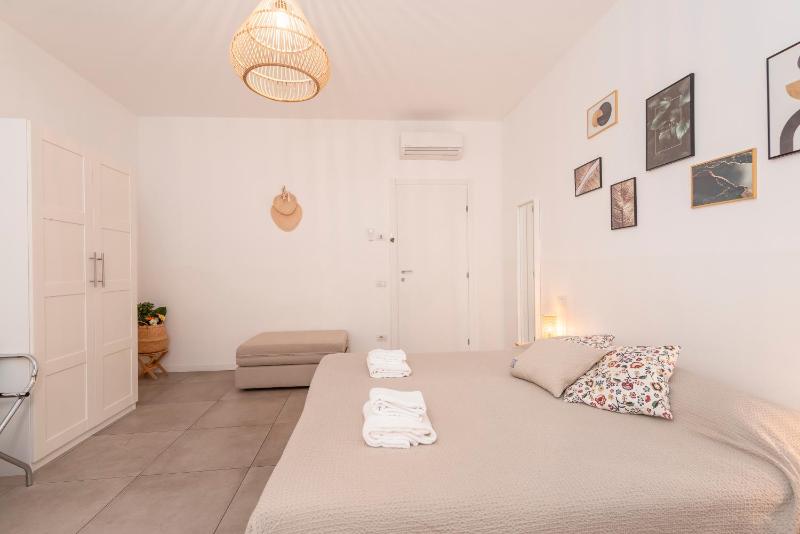 Guesthouse Tree Rooms Modern - image 17