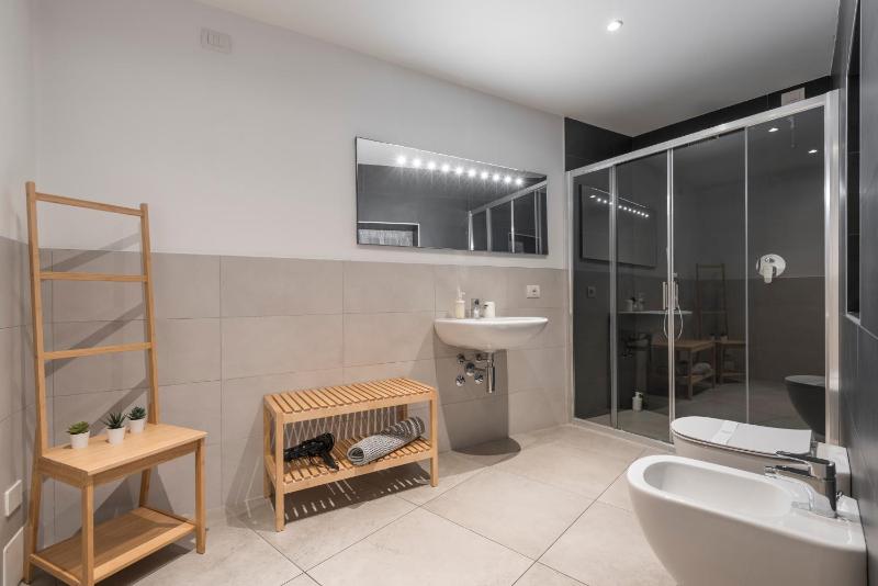 Guesthouse Tree Rooms Modern - image 35