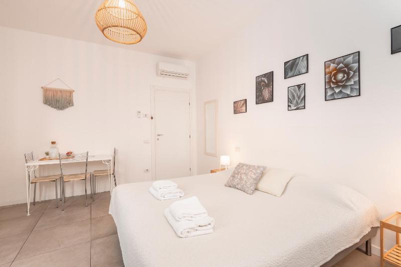 Guesthouse Tree Rooms Modern - image 23