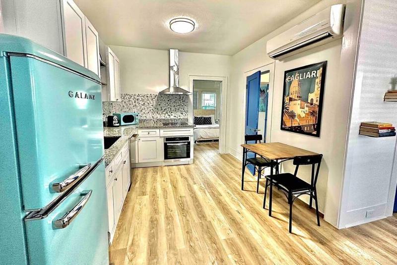 Luxury 1 BR Montrose - Cagliari at The Italian Plaza - image 9