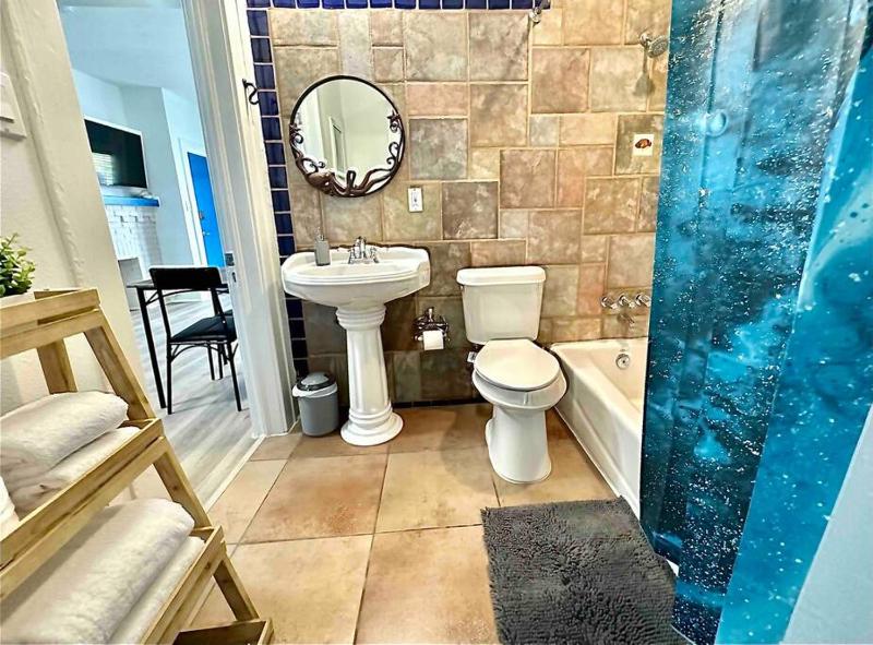 Luxury 1 Bd Montrose - Genova at The Italian Plaza - image 7