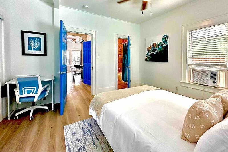 Luxury 1 Bd Montrose - Genova at The Italian Plaza - image 9