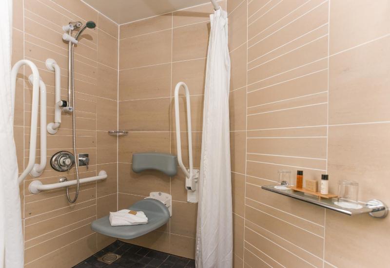 Double Room image 2