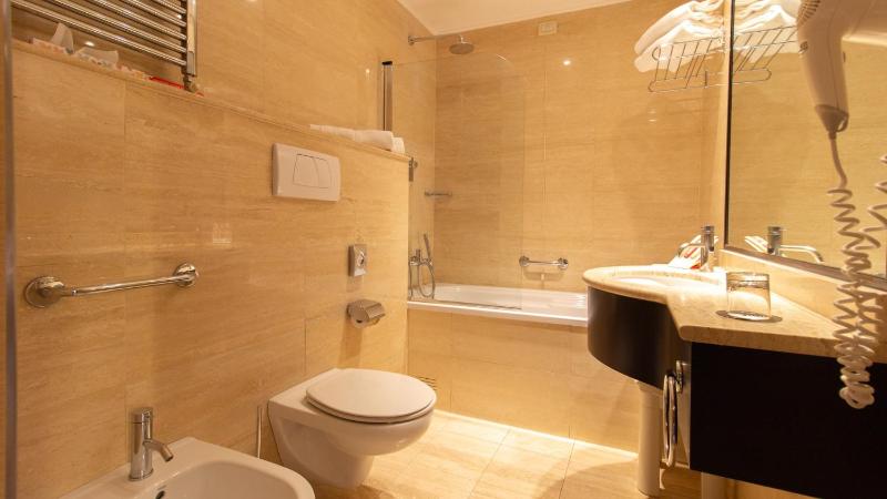 Superior Triple Room image 2