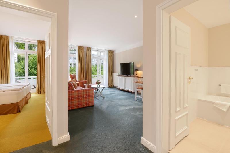 Family Suite with Balcony image 4