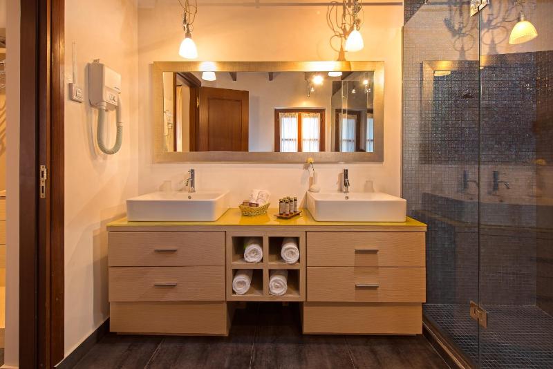 Rodos Niohori Elite Suites Boutique Hotel - image 13
