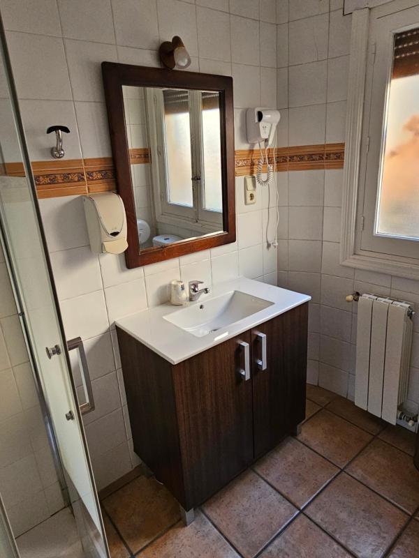 Single Room image 2
