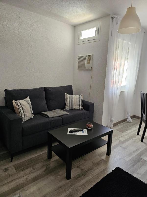 One-Bedroom Apartment image 4