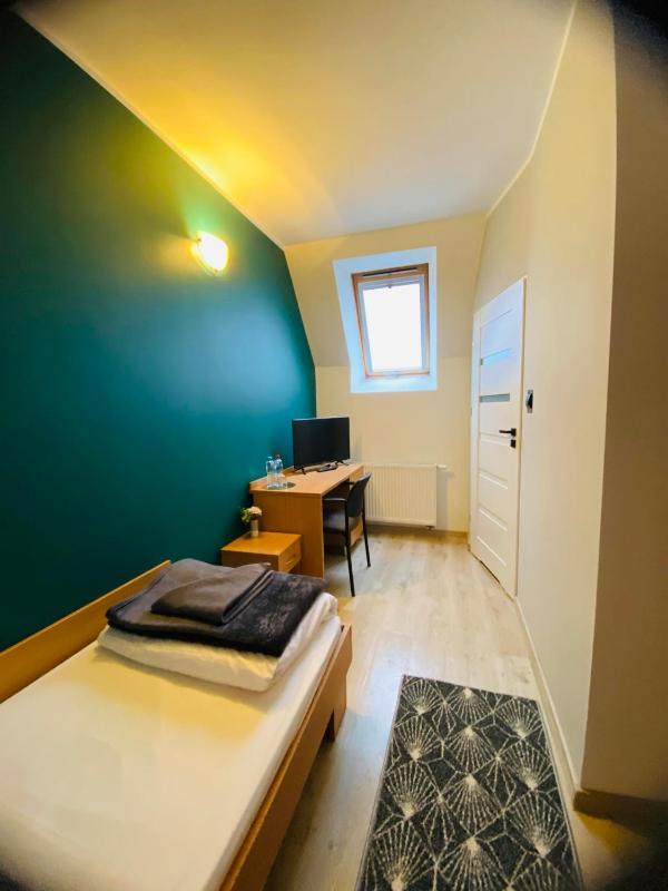 Single Room with Private Bathroom image 4