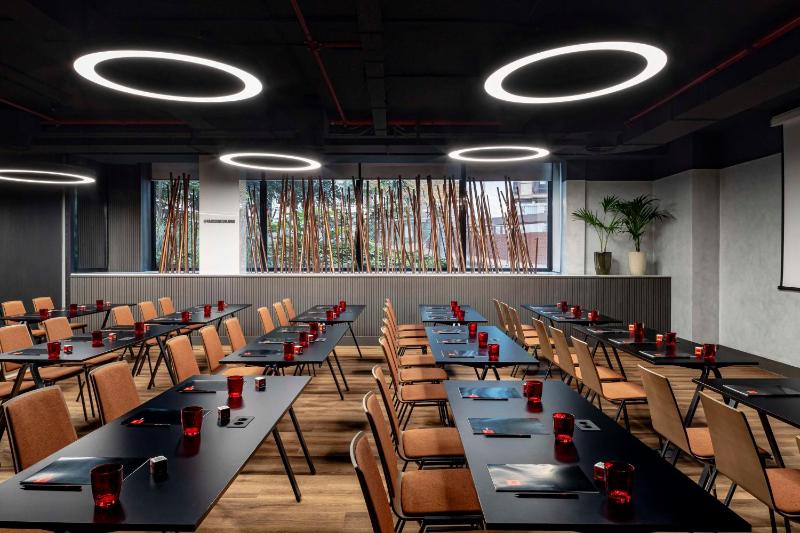 Radisson RED Madrid - image 16